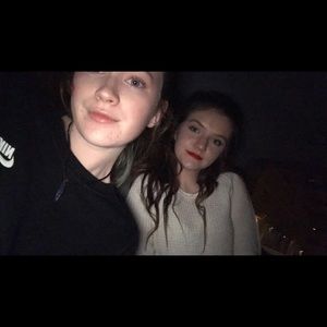 Meet your Posher, Chloe